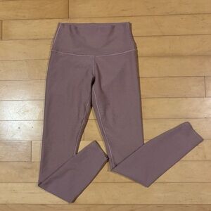 Colorado Threads Activewear Leggings Women’s Size M Red Microstripe Crop Ankle